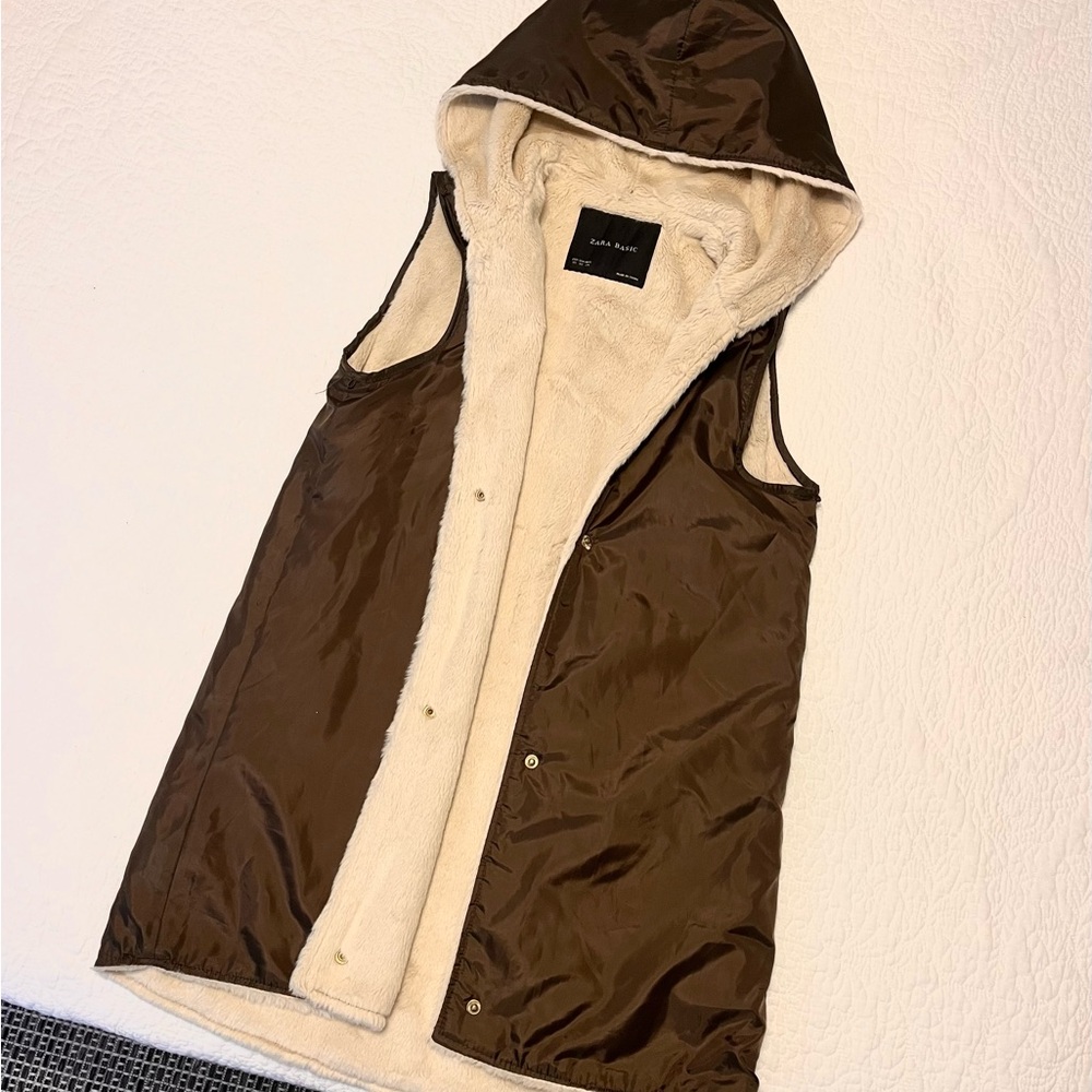 Zara hooded vest with plush lining NEW